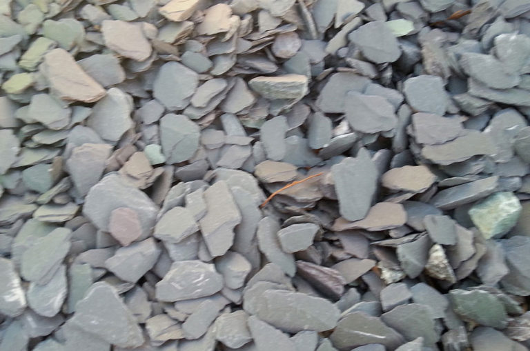 Slate chippings | 40mm Blue Slate | Madingley Mulch